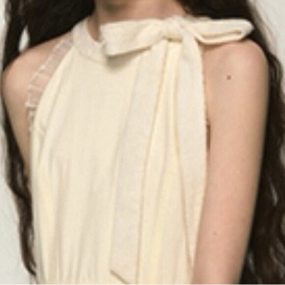 Elegant Cream Dress - Picture 3 of 4